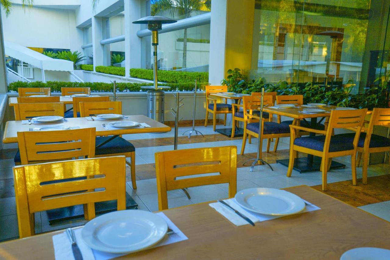 Gamma By Fiesta Americ Xalapa Nubara Dış mekan fotoğraf Restaurant in the hotel