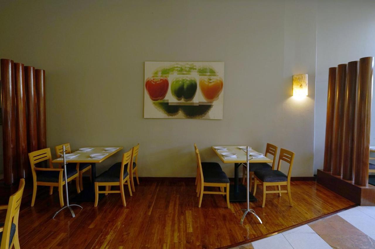 Gamma By Fiesta Americ Xalapa Nubara Dış mekan fotoğraf Interior of the restaurant