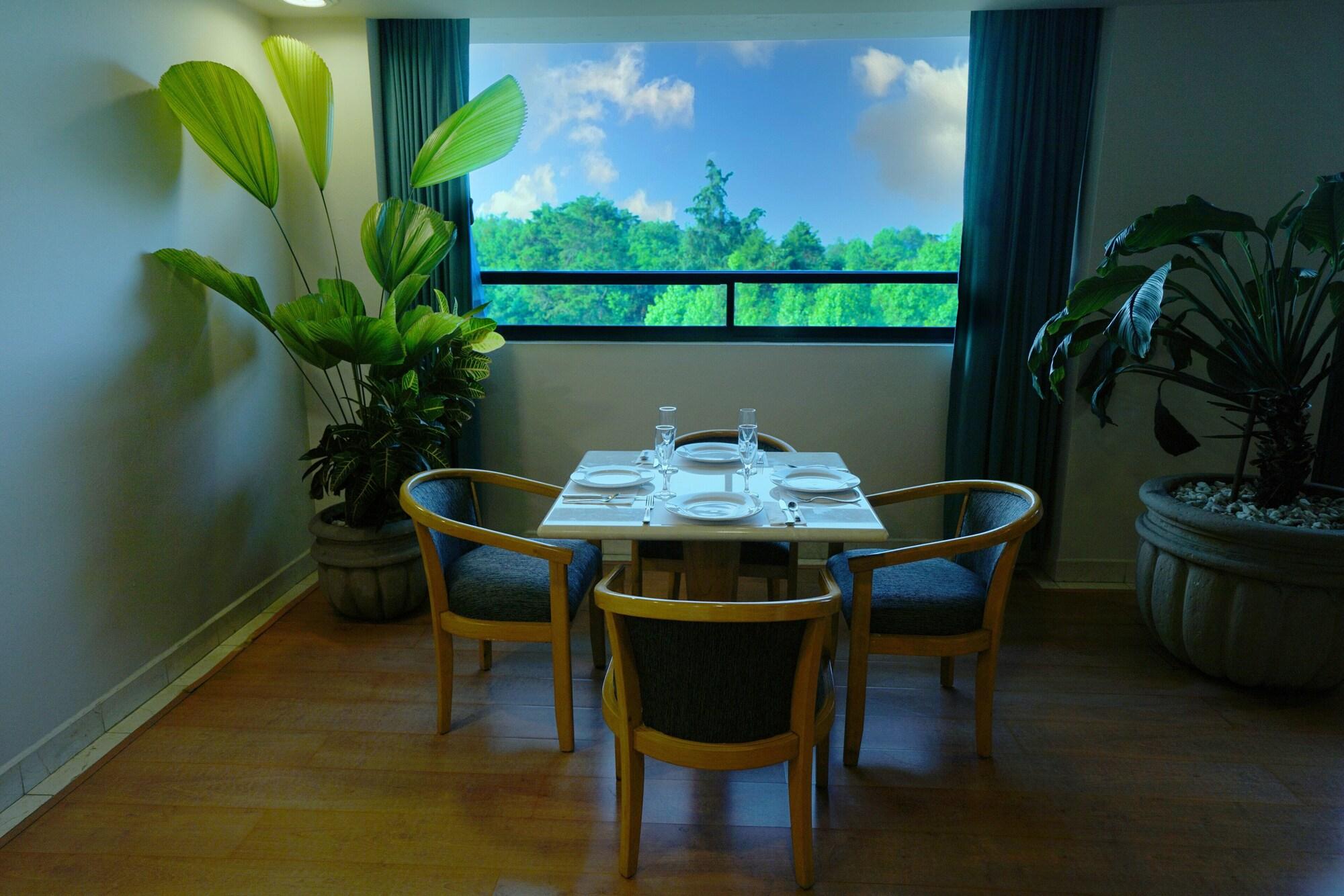 Gamma By Fiesta Americ Xalapa Nubara Dış mekan fotoğraf A dining room